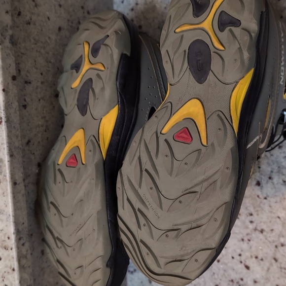 Salomon mid wrap hikers size USA 4 UK3.5 EUR 36 - Picture 6 of 9
